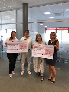 Spendenübergabe an Dr. Günther Pfann